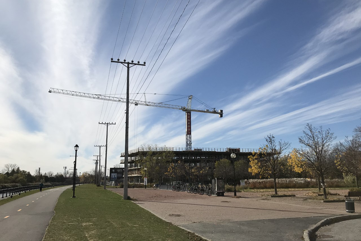 construction projet immobilier à Montréal canal Lachine